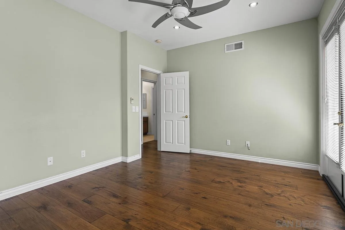 4418 Shorepointe Way