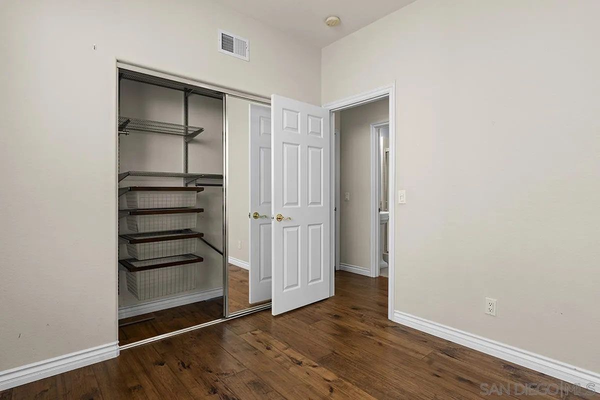 4418 Shorepointe Way