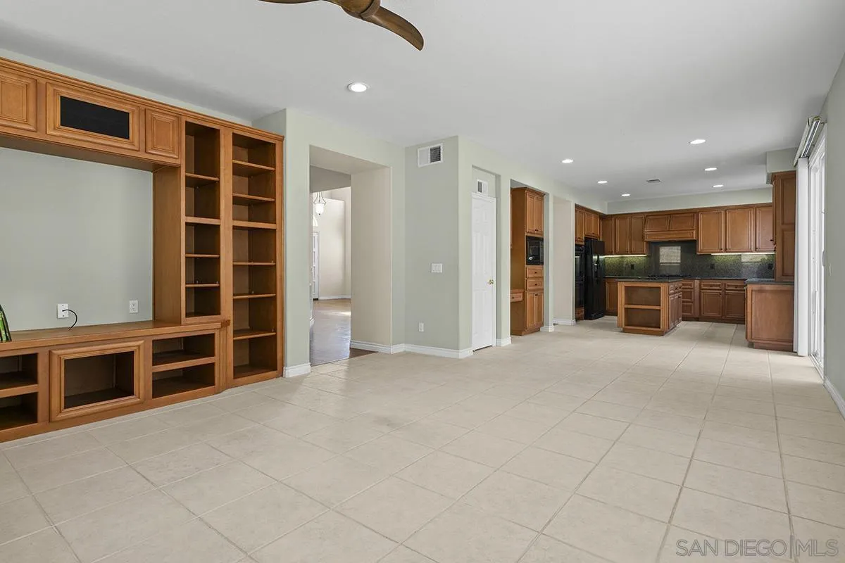 4418 Shorepointe Way