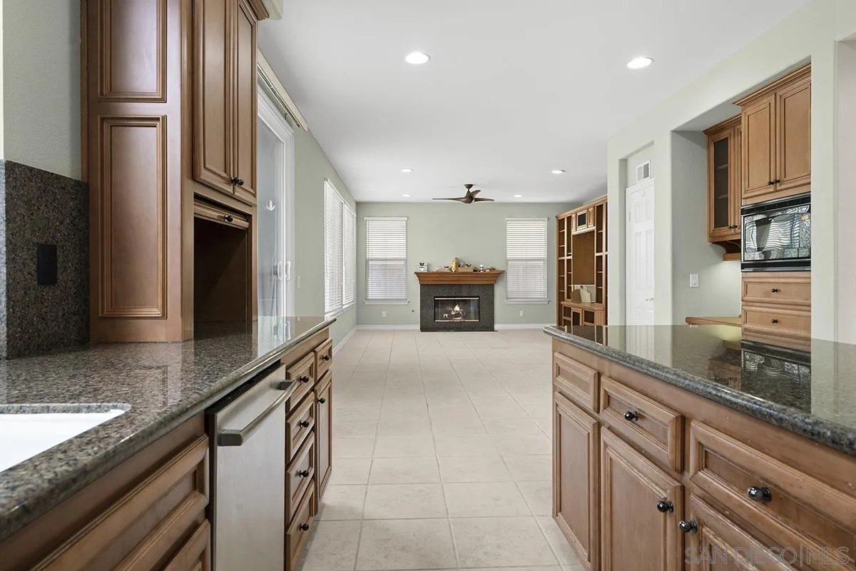 4418 Shorepointe Way