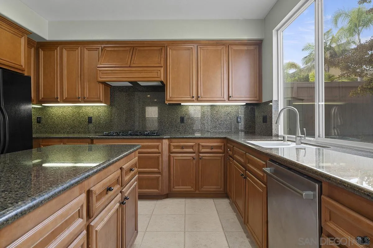 4418 Shorepointe Way