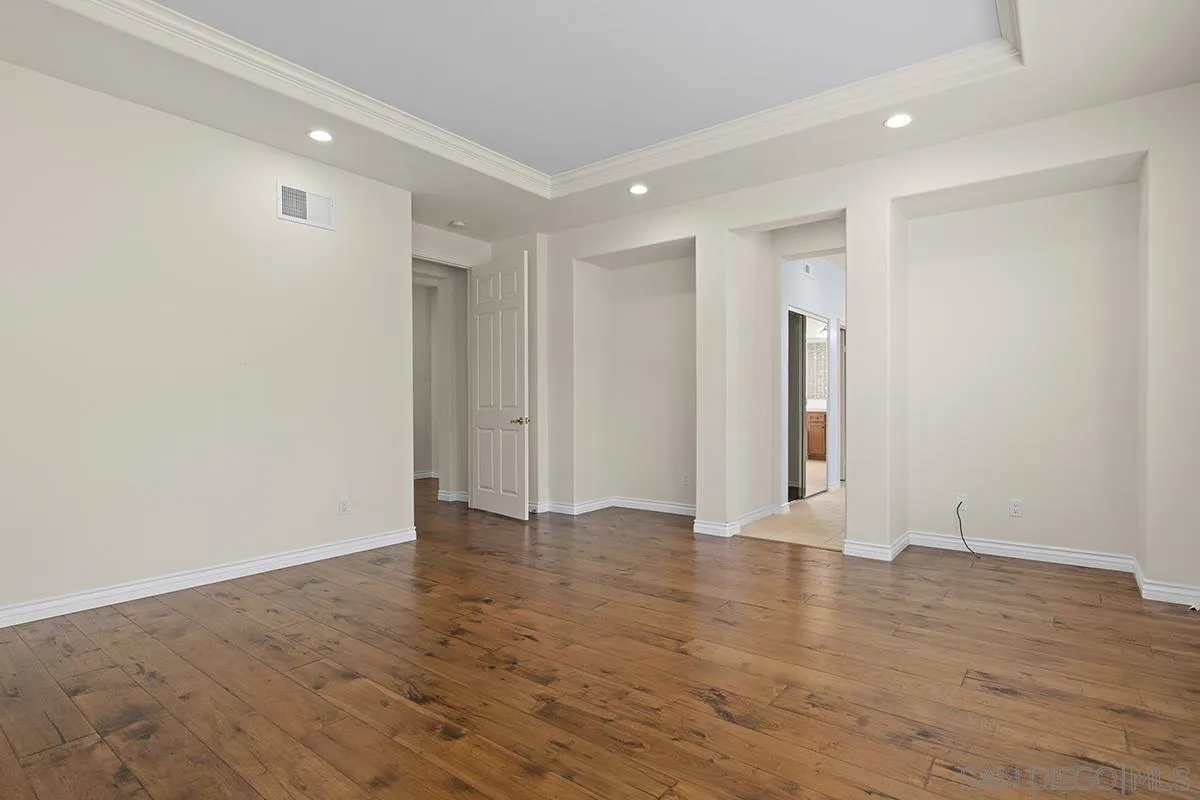 4418 Shorepointe Way