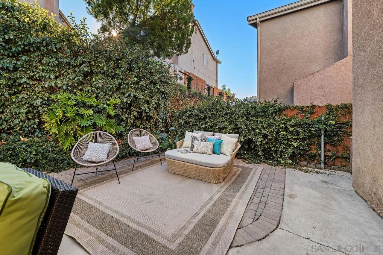 2975 River Shadow Ct