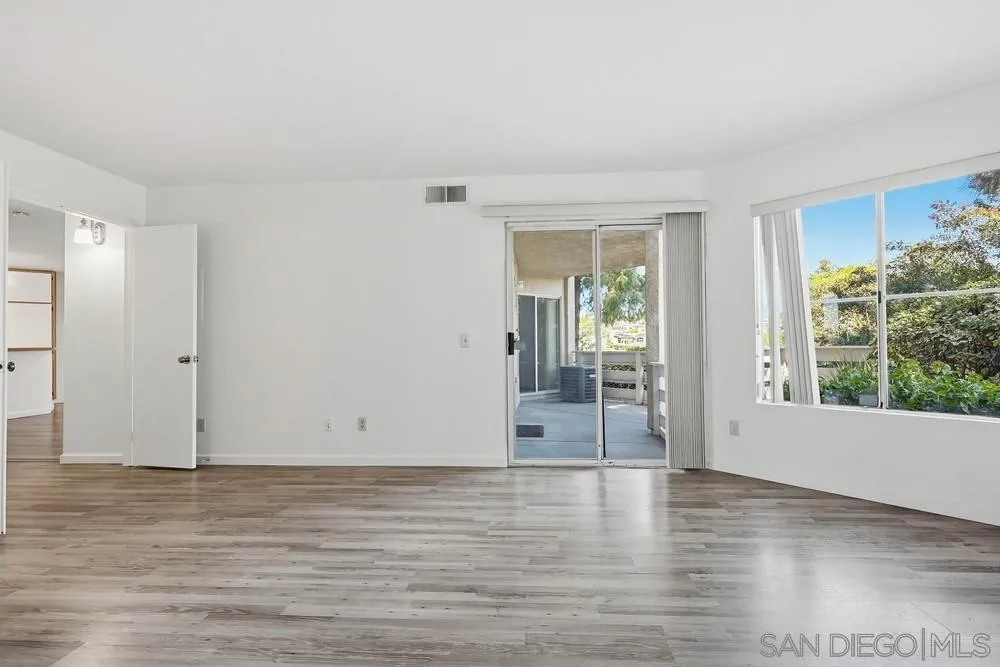 7163 Camino Degrazia Unit 112