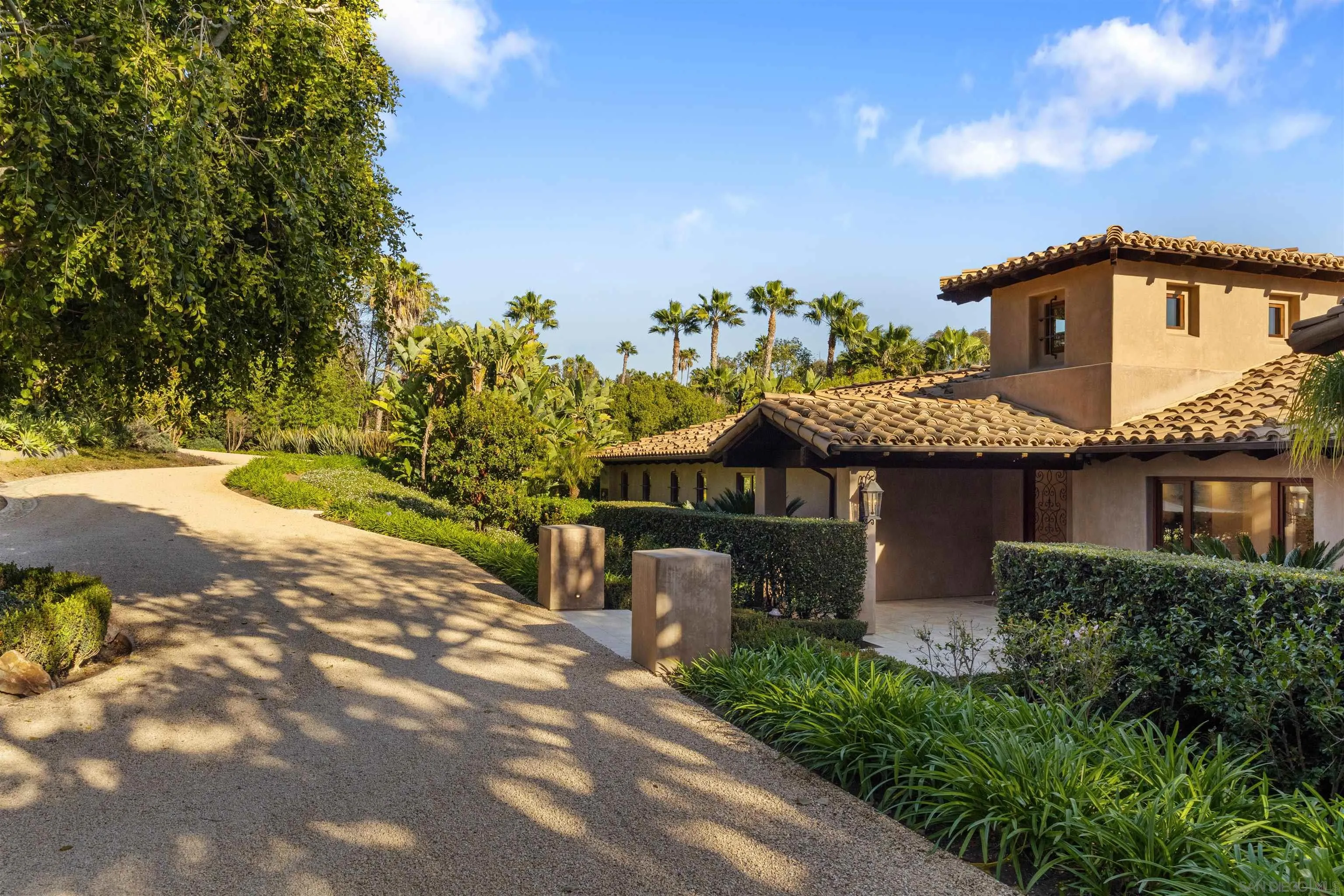 6871 Las Colinas
