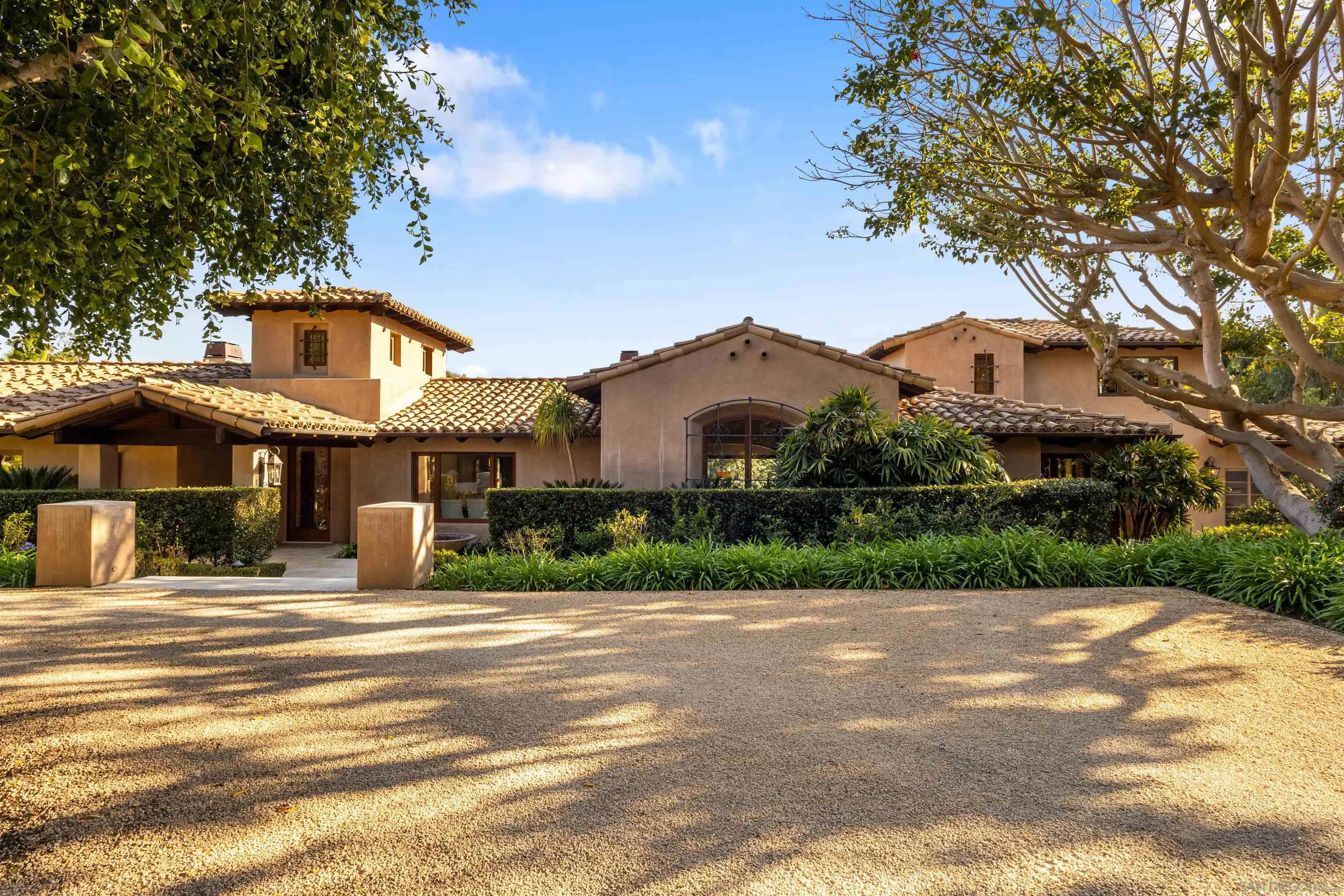 6871 Las Colinas