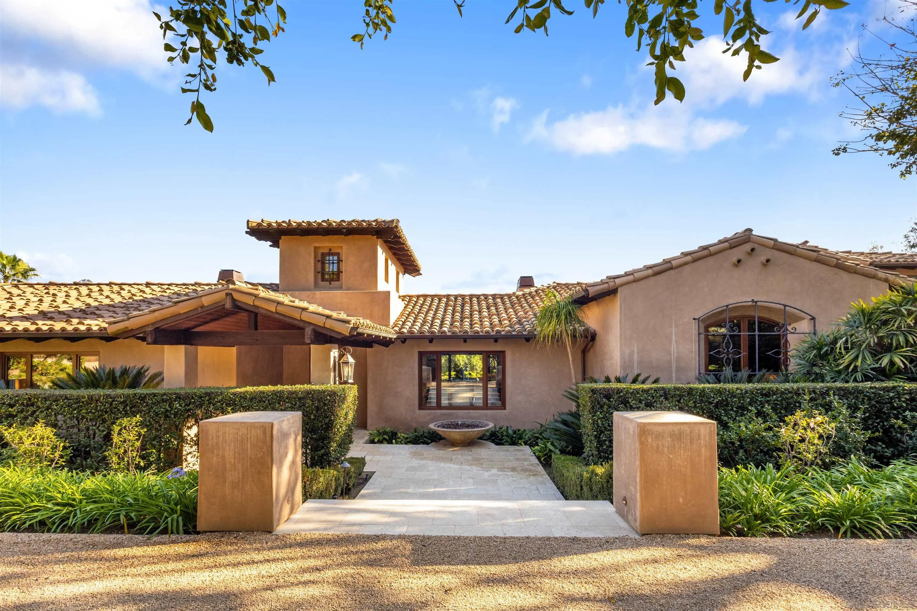 6871 Las Colinas