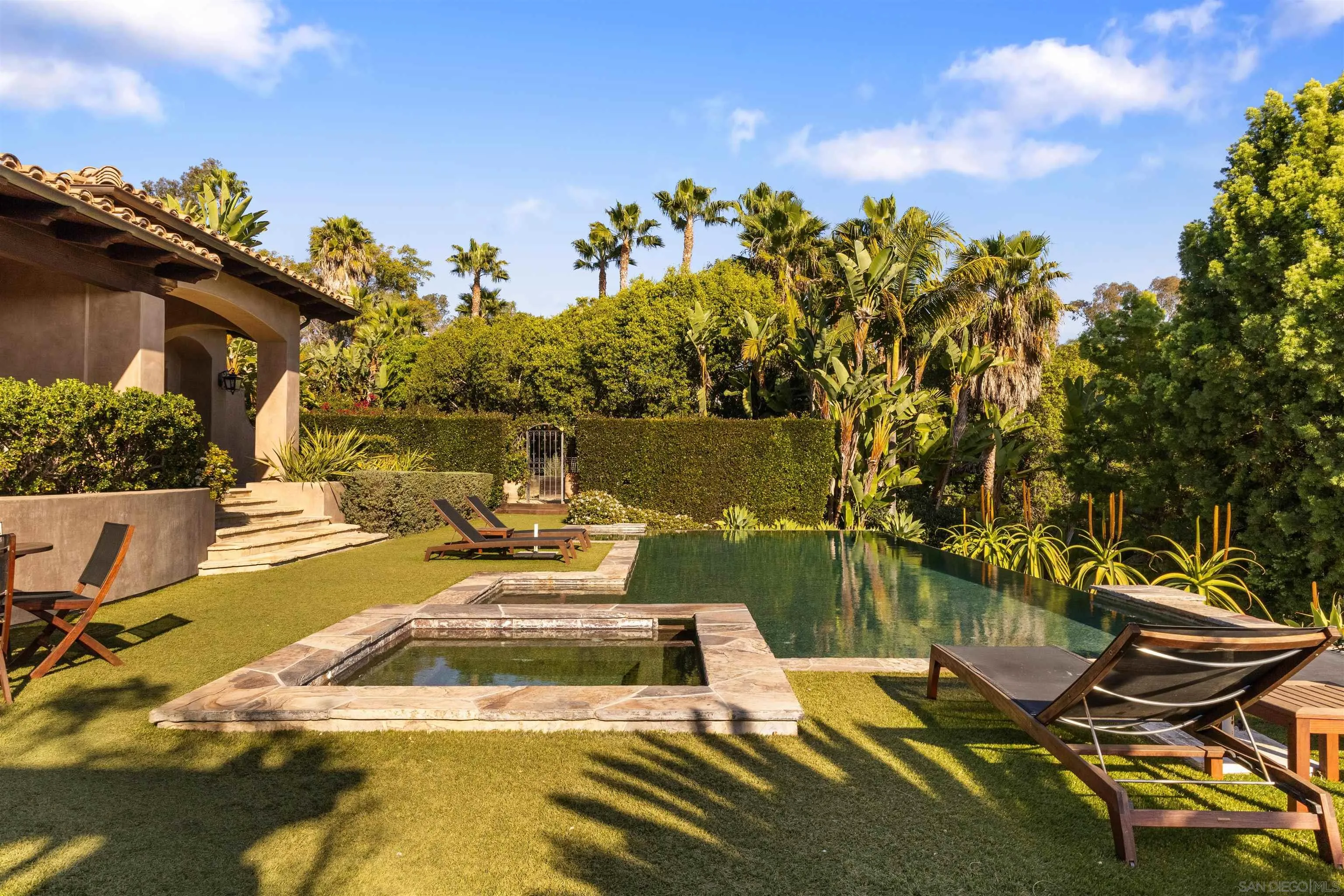 6871 Las Colinas