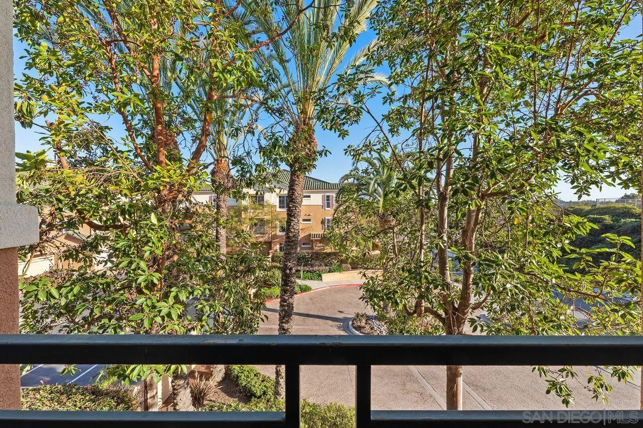 12366 Carmel Country Rd Unit 207