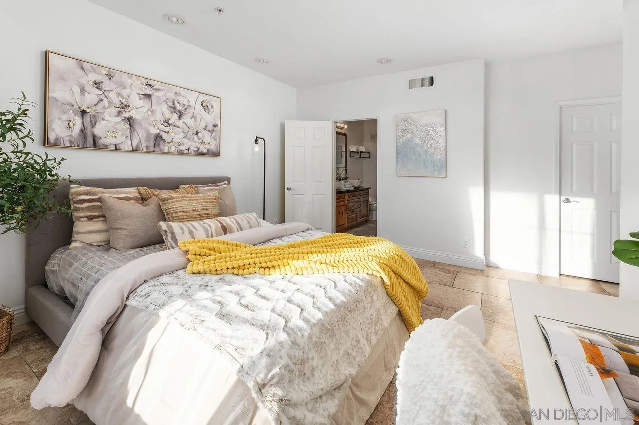 12366 Carmel Country Rd Unit 207