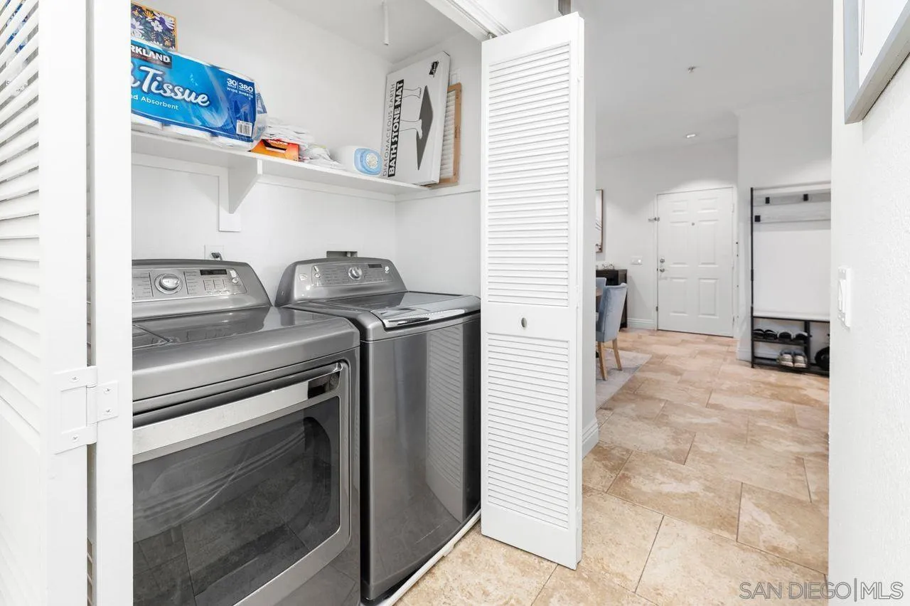 12366 Carmel Country Rd Unit 207