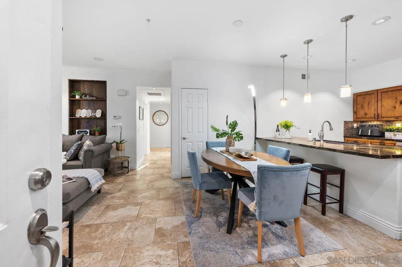 12366 Carmel Country Rd Unit 207