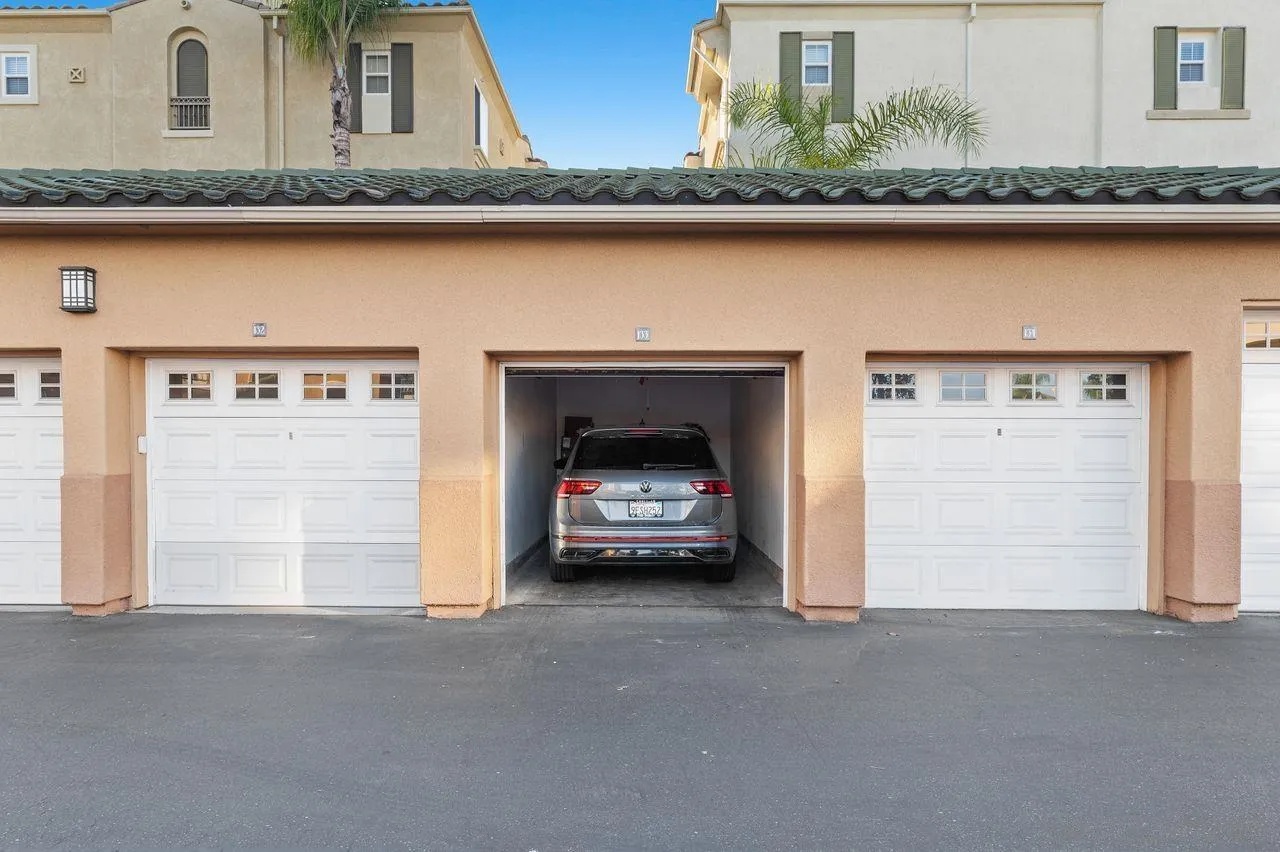 12366 Carmel Country Rd Unit 207