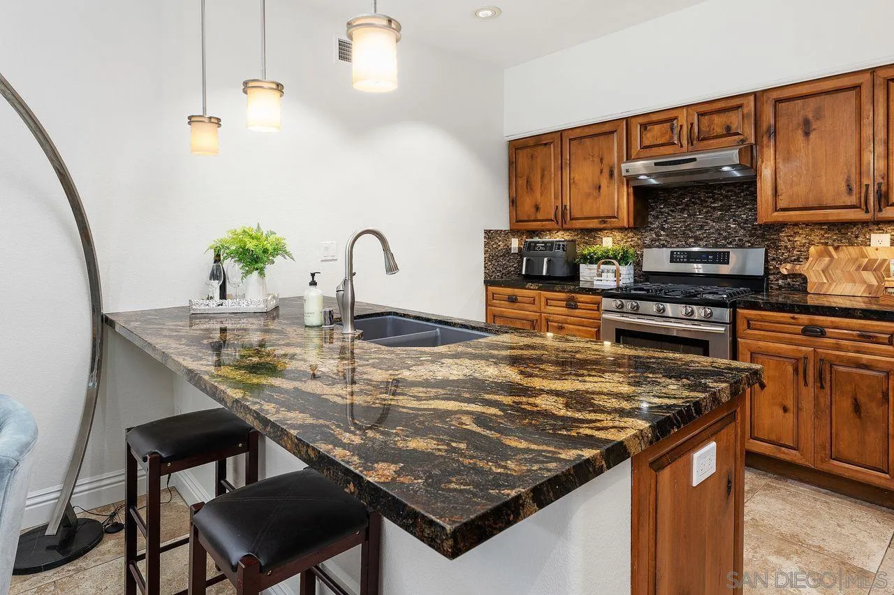 12366 Carmel Country Rd Unit 207