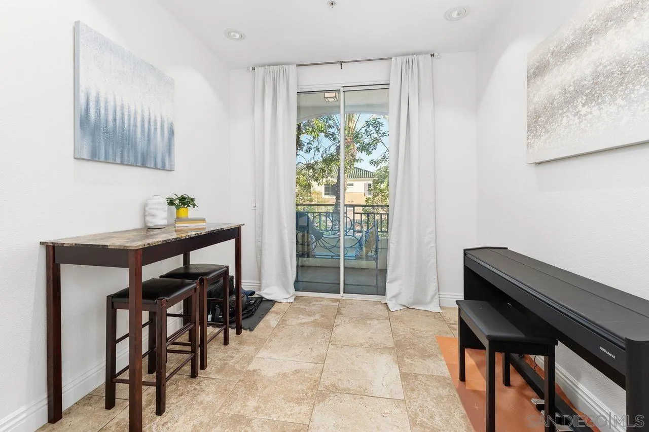 12366 Carmel Country Rd Unit 207