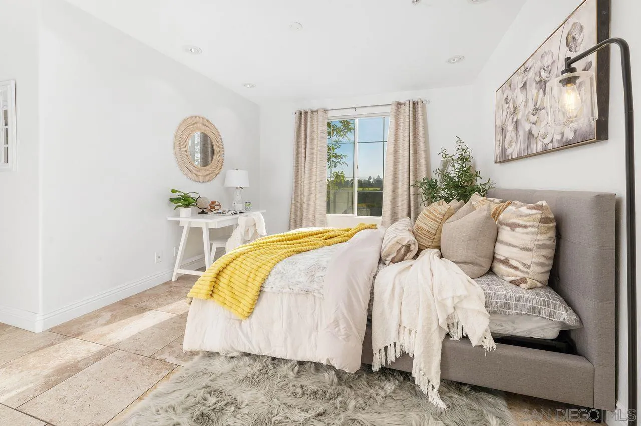 12366 Carmel Country Rd Unit 207