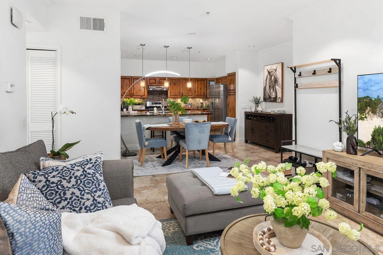 12366 Carmel Country Rd Unit 207