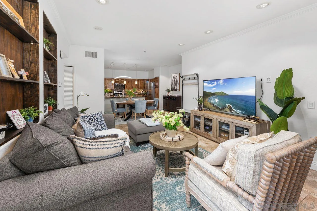 12366 Carmel Country Rd Unit 207