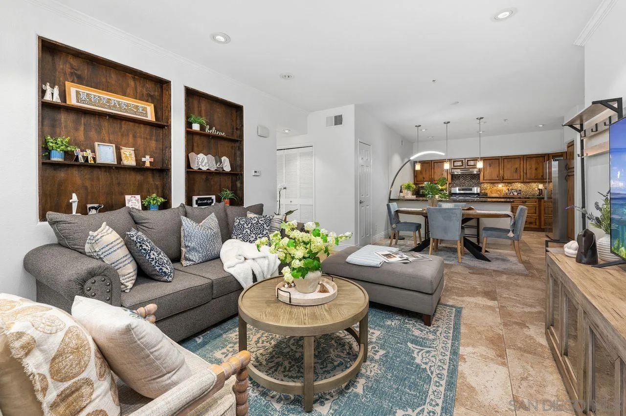 12366 Carmel Country Rd Unit 207