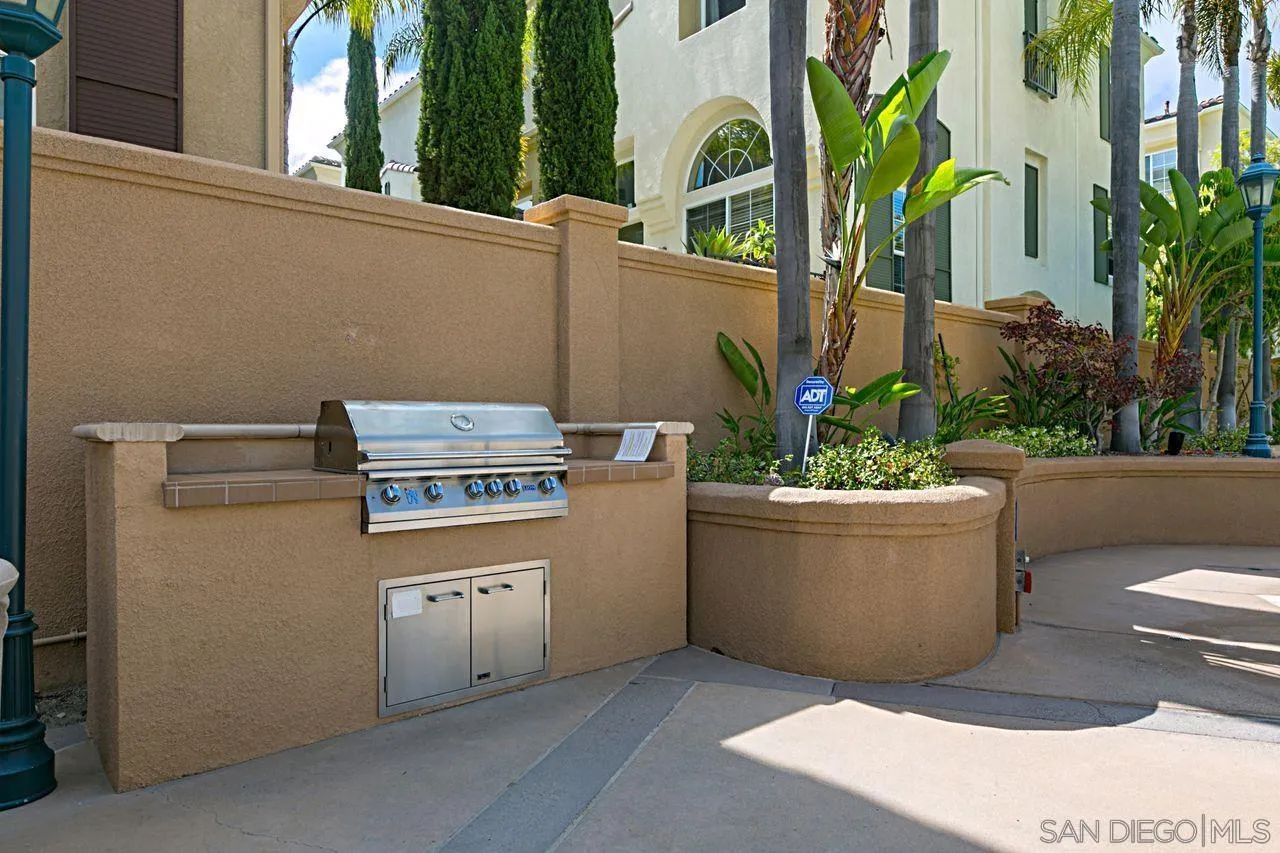 12366 Carmel Country Rd Unit 207