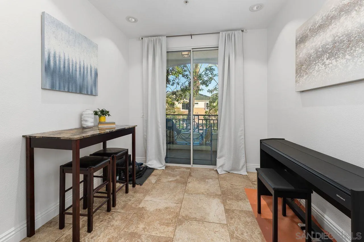 12366 Carmel Country Rd Unit 207