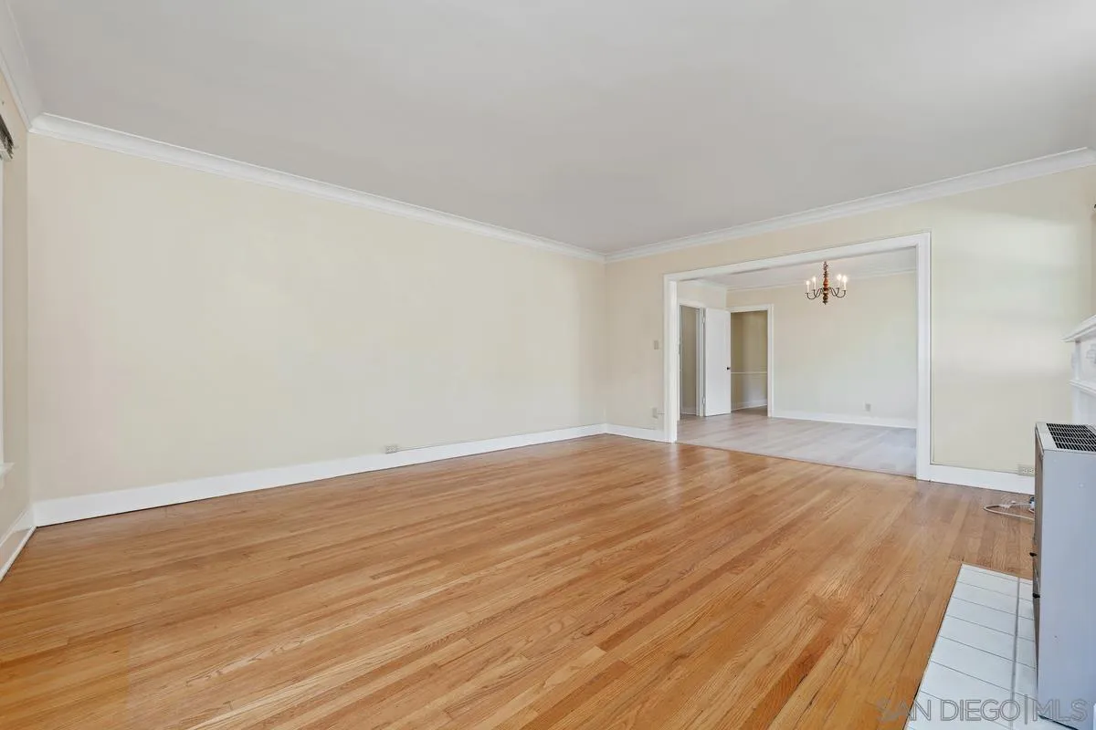 1817 1/2 Fremont Ave