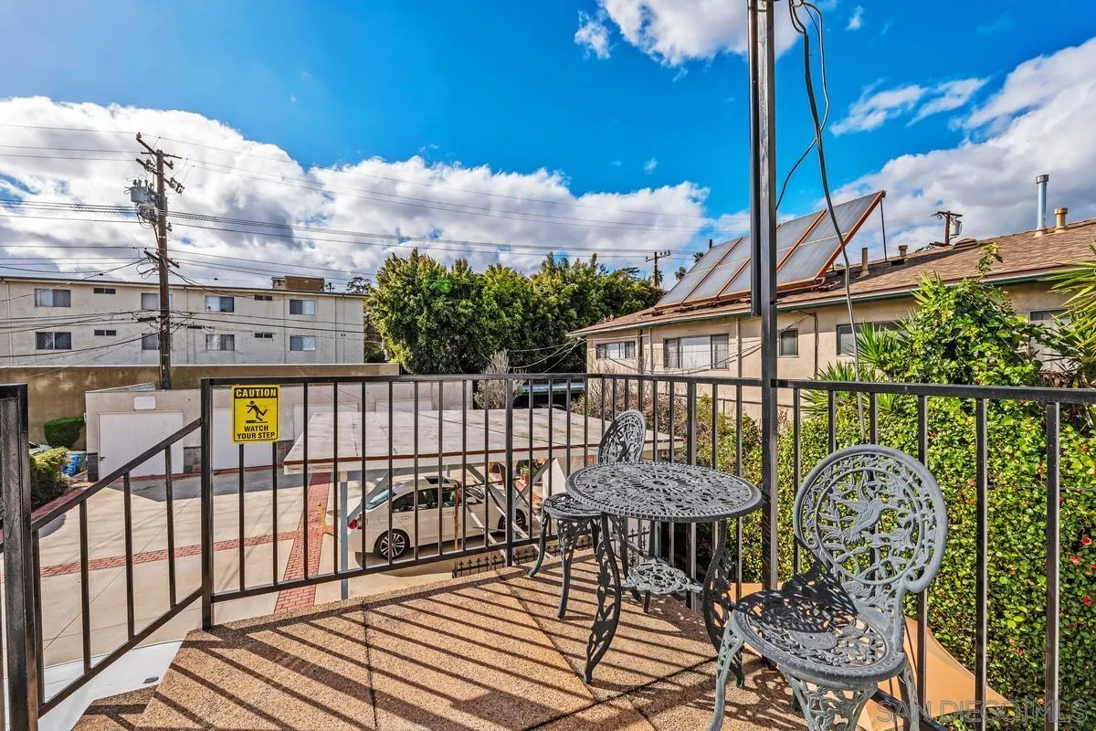 1817 1/2 Fremont Ave