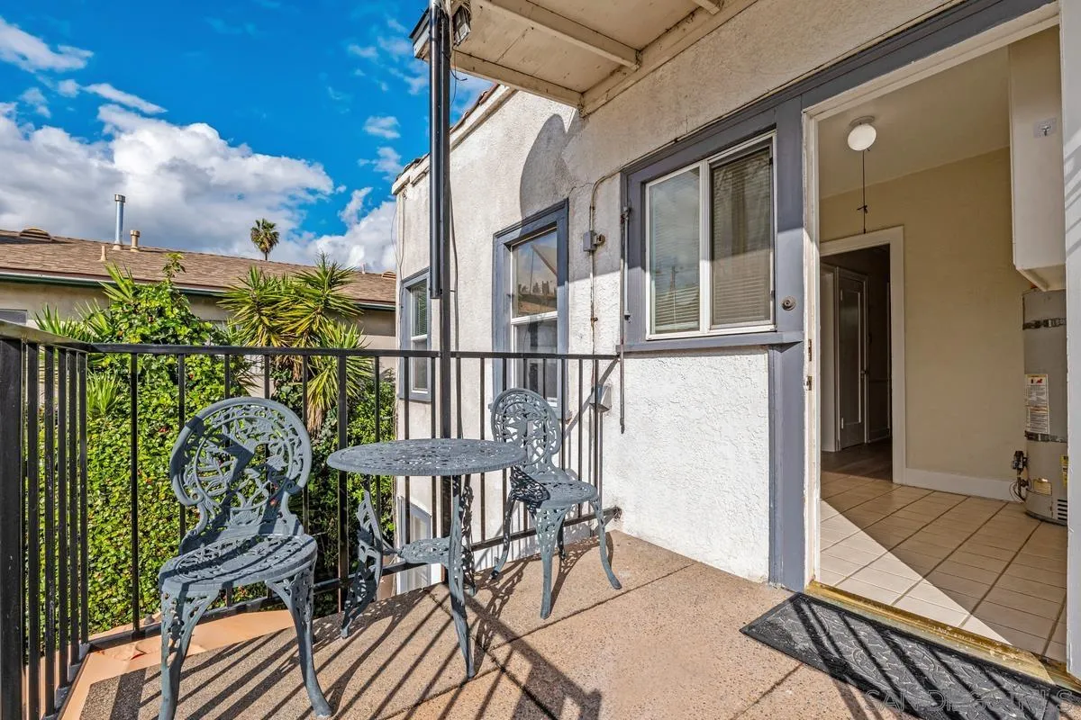 1817 1/2 Fremont Ave