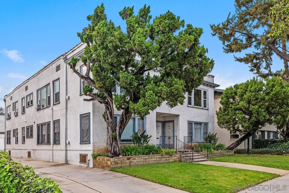 1817 1/2 Fremont Ave