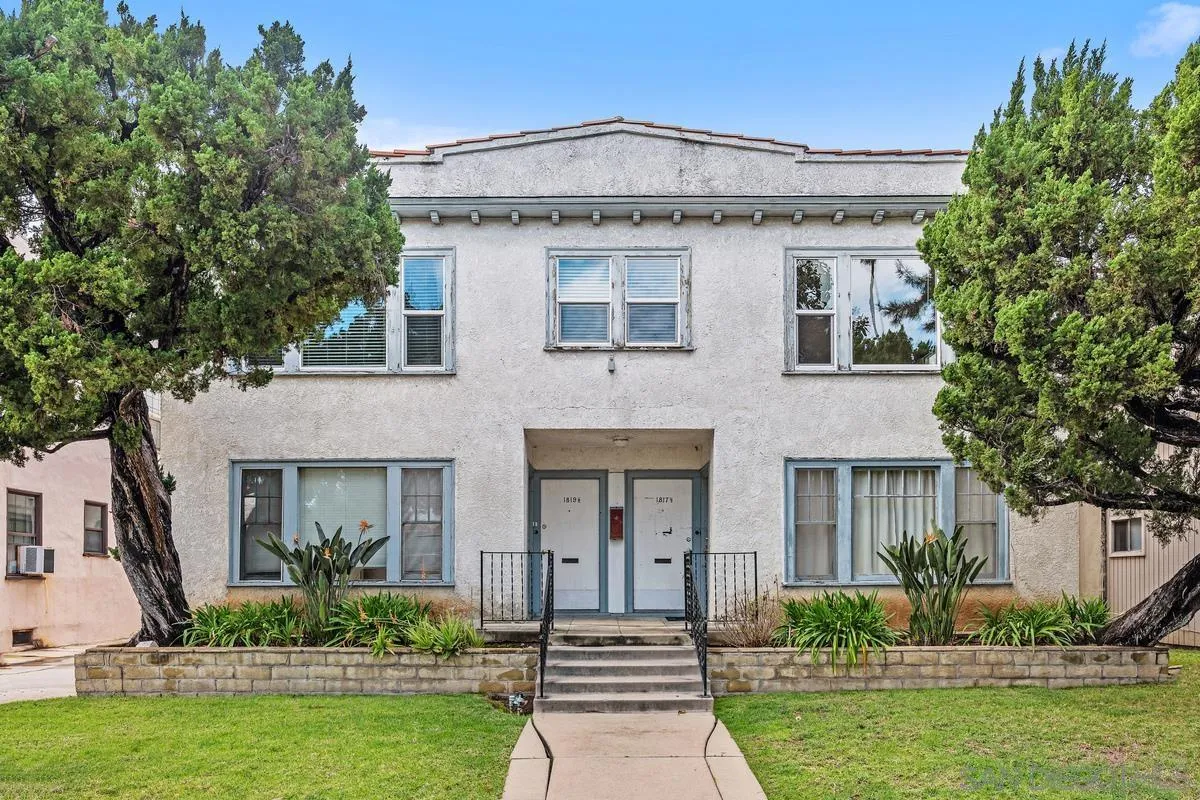 1817 1/2 Fremont Ave