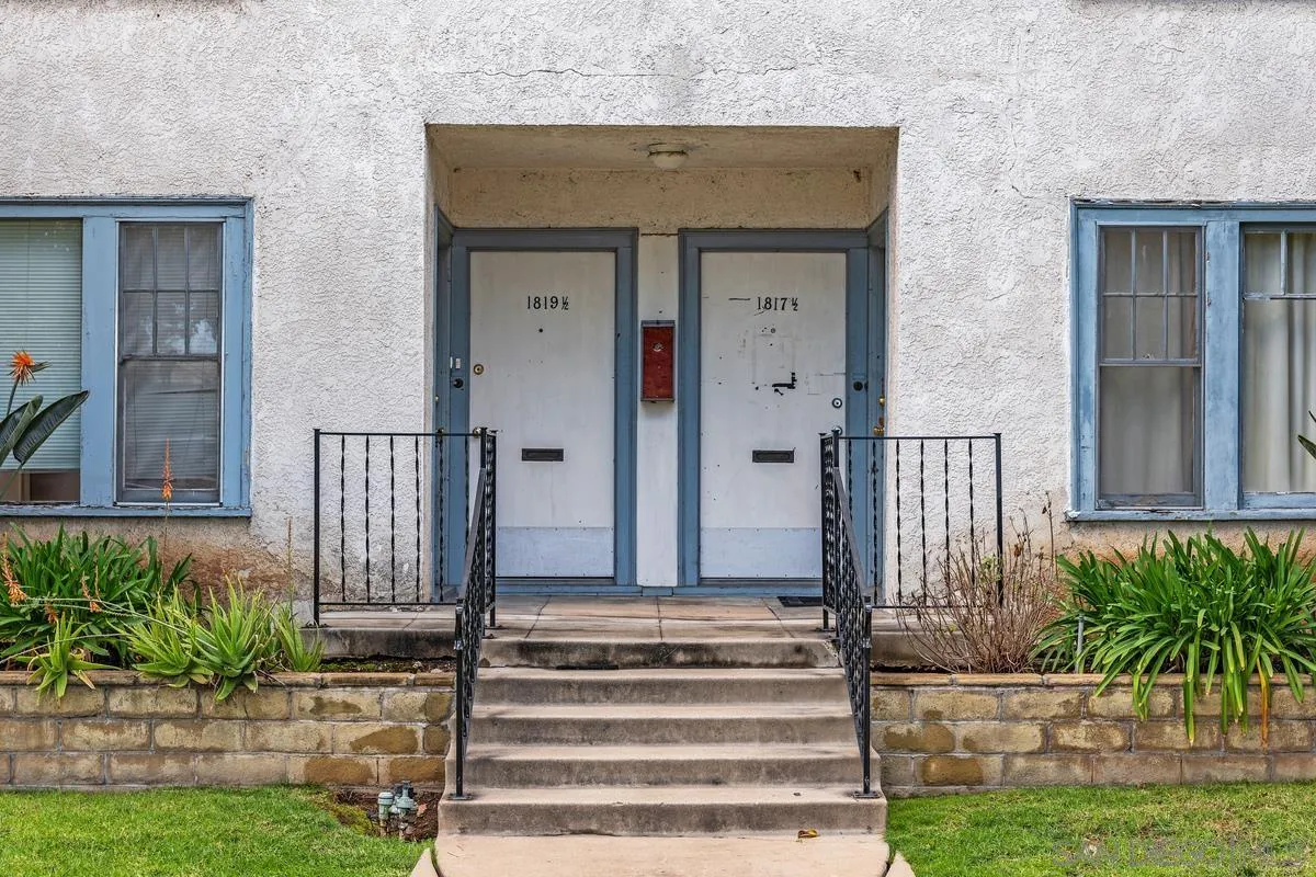 1817 1/2 Fremont Ave