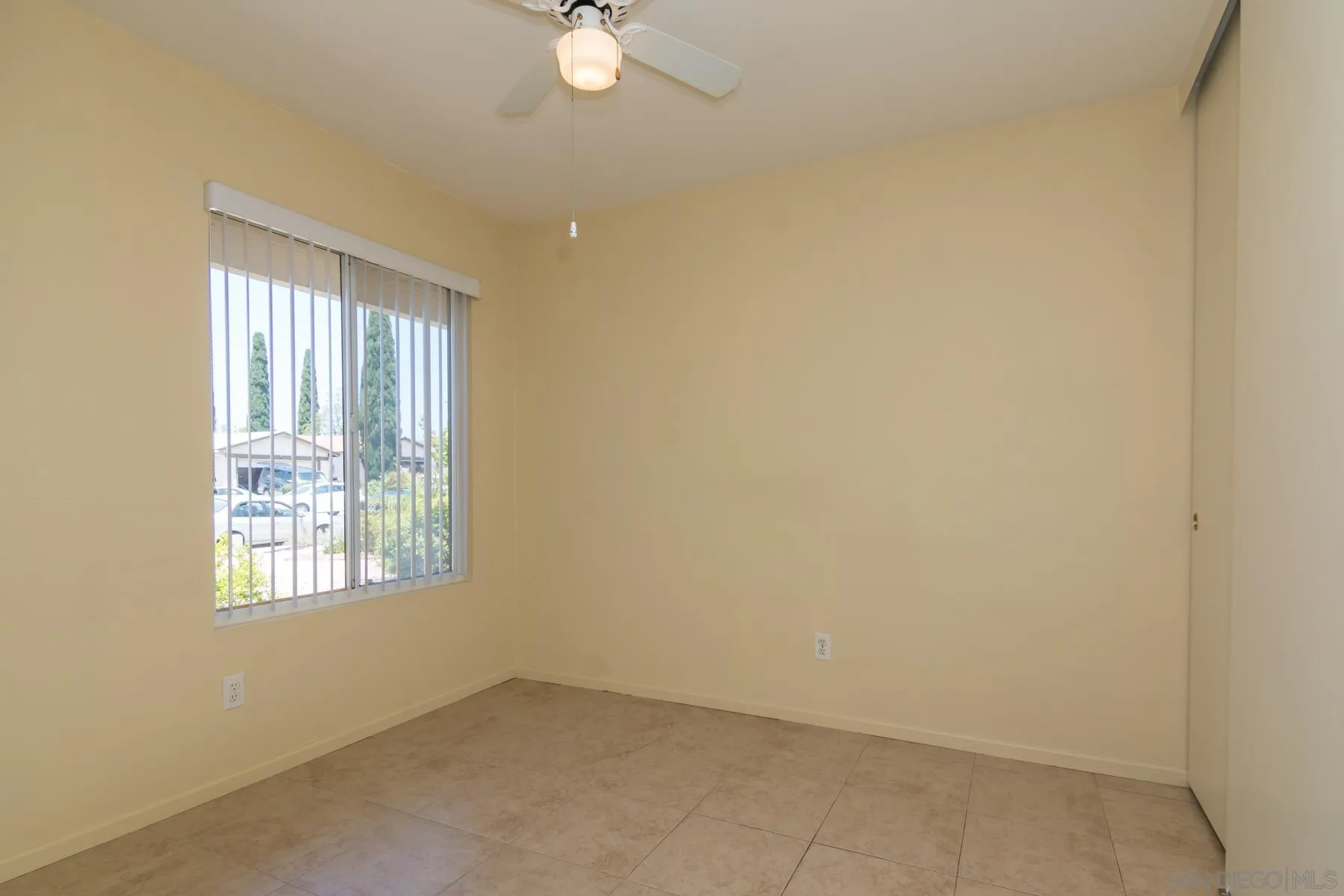 10939 Avenida Del Gato