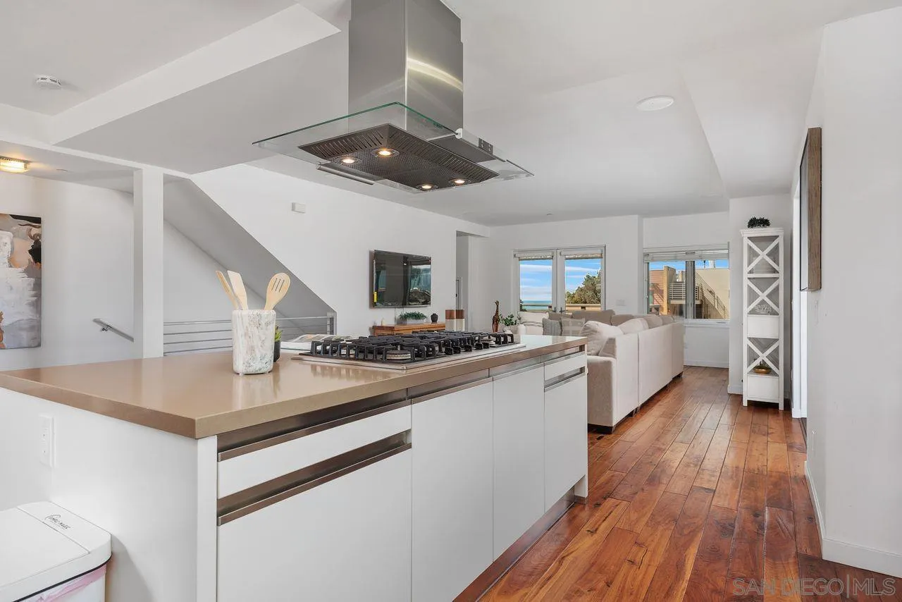 90 N Coast Highway 101 Ste 314