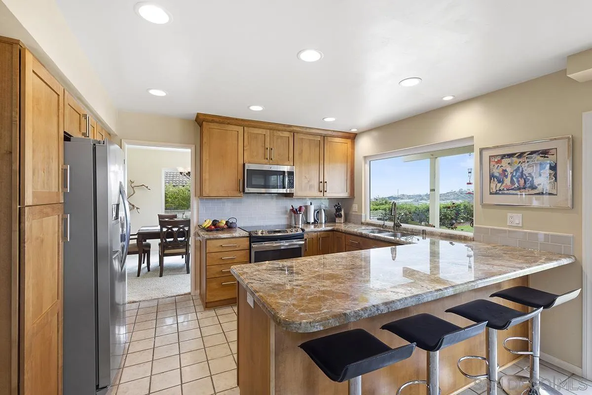 1012 Santa Florencia