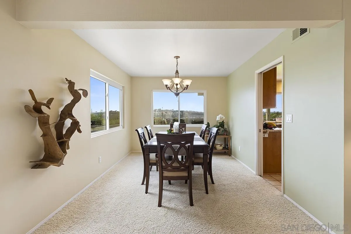 1012 Santa Florencia