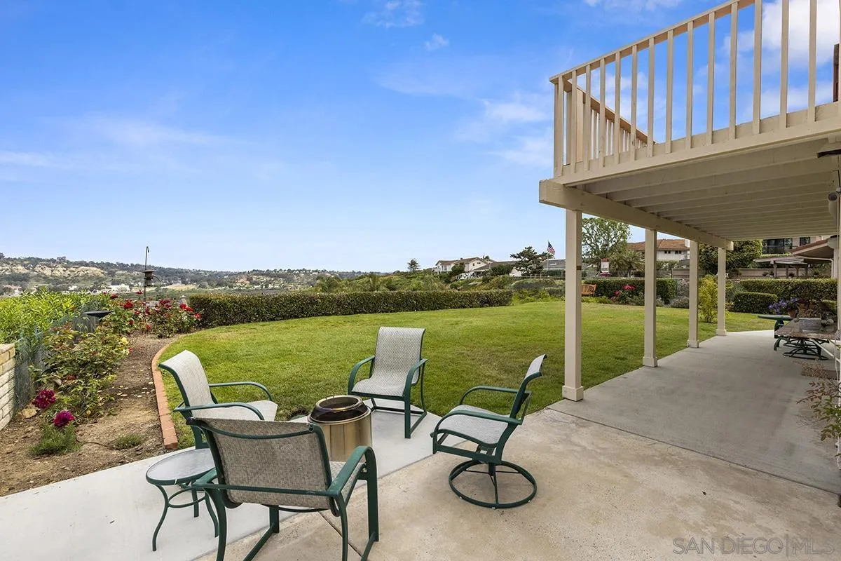 1012 Santa Florencia