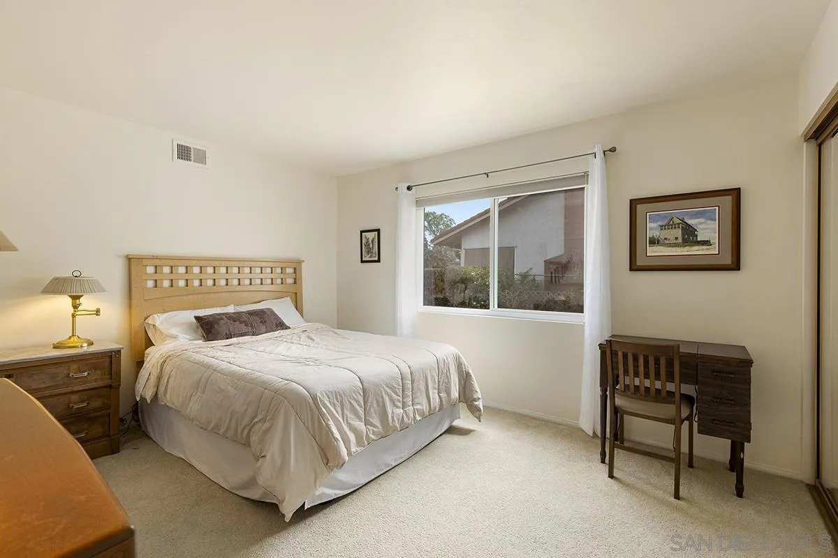 1012 Santa Florencia