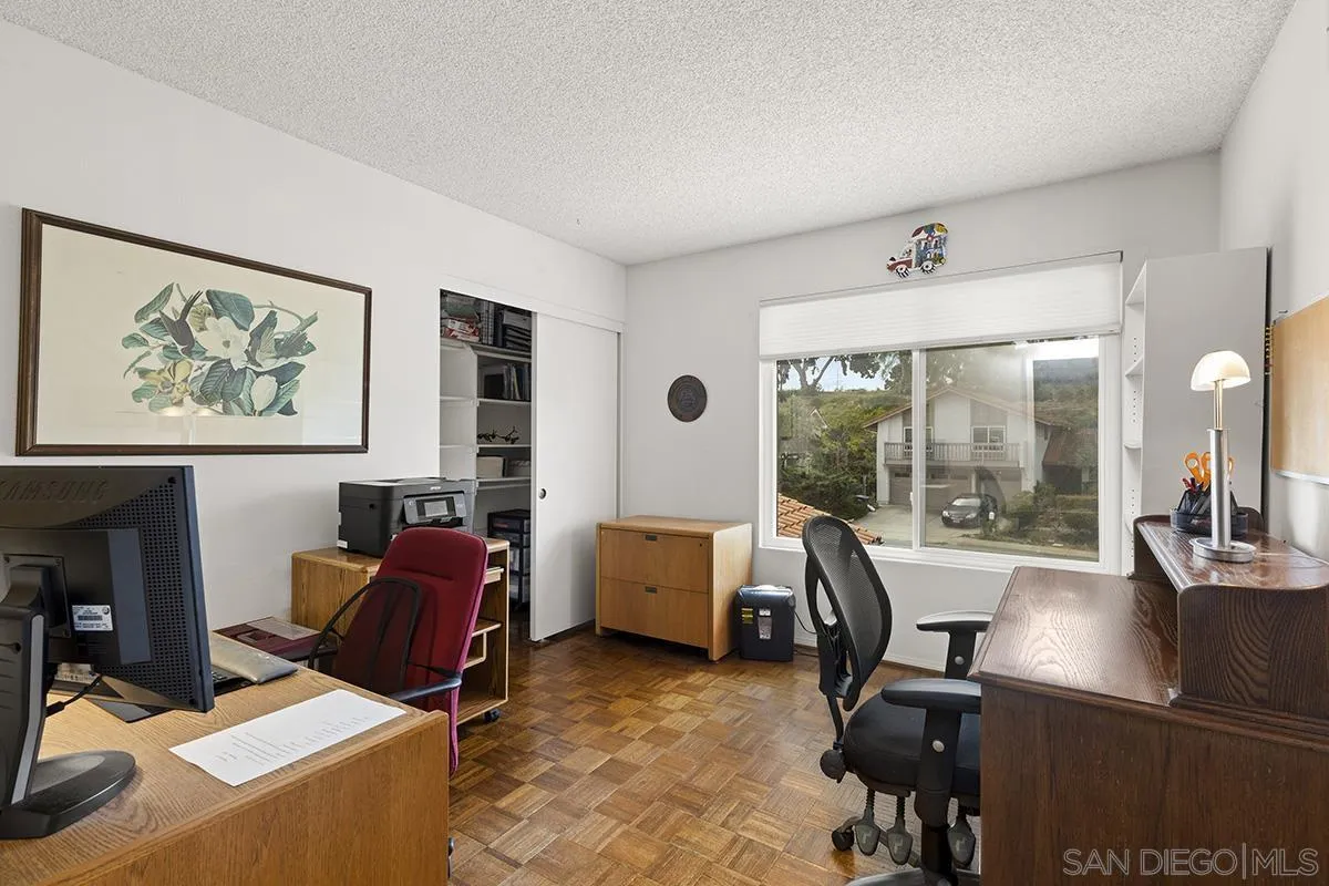 1012 Santa Florencia