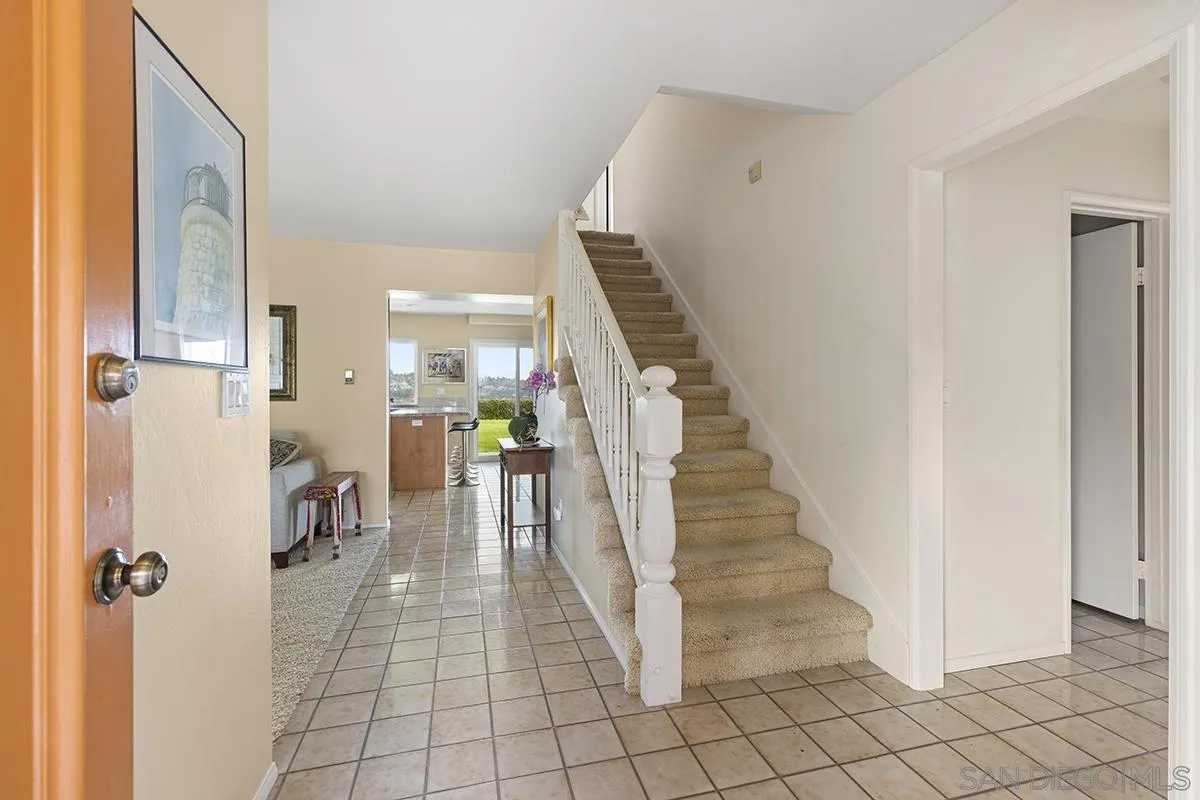 1012 Santa Florencia