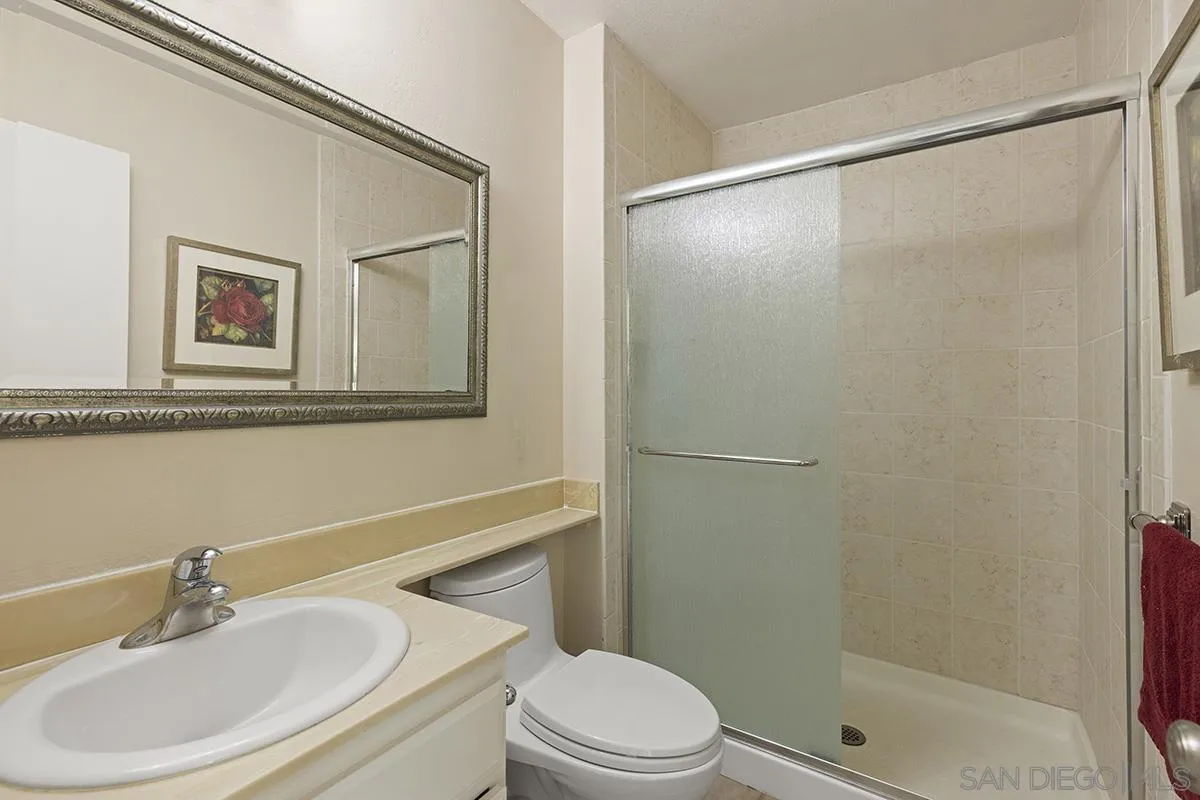 1012 Santa Florencia