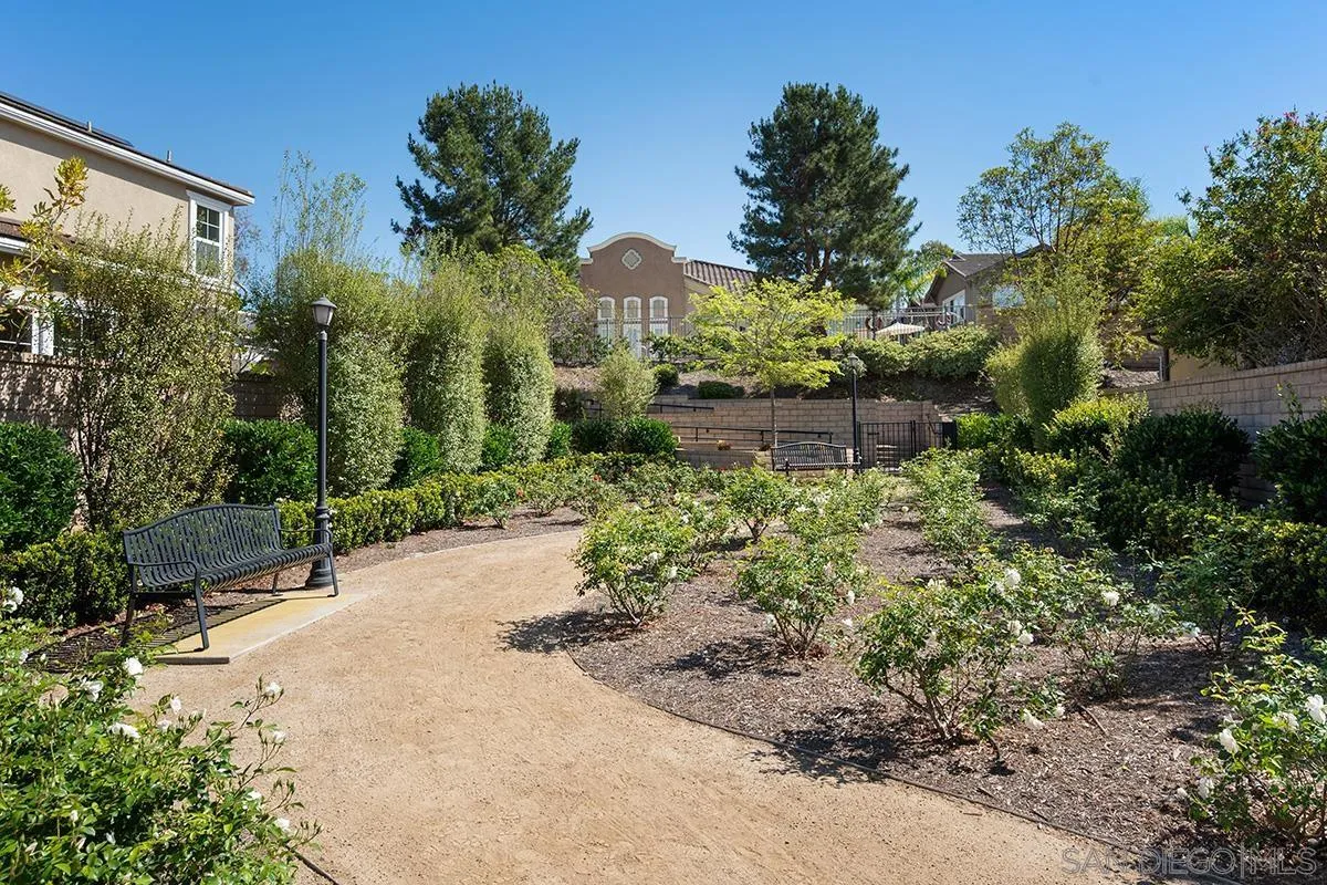 6275 Silver Bush Creek St