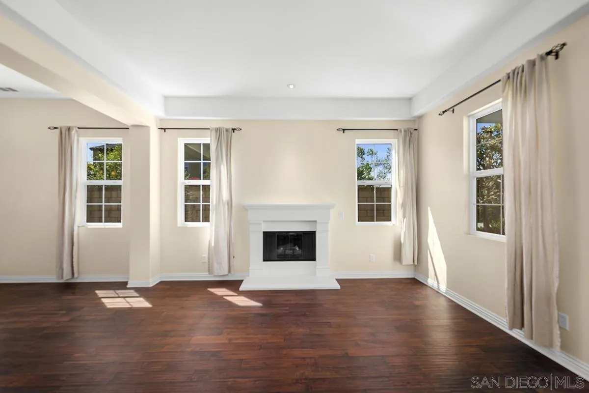 6275 Silver Bush Creek St