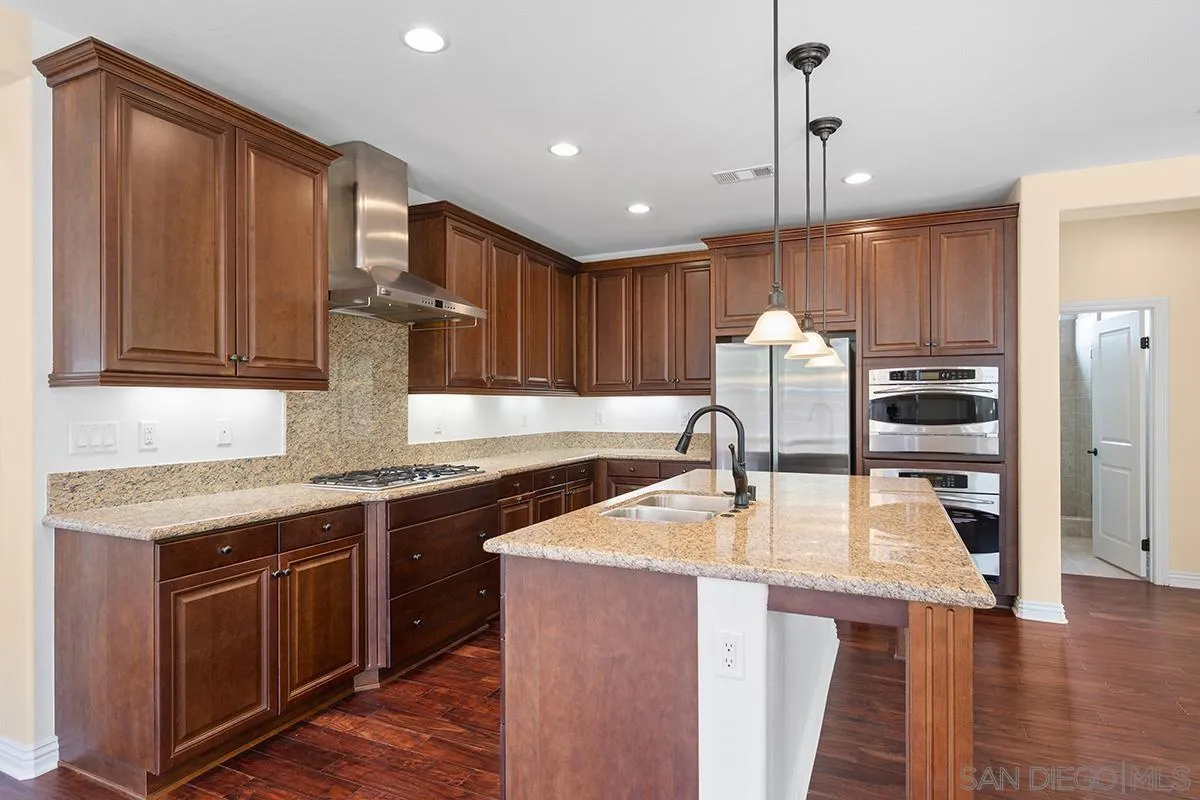 6275 Silver Bush Creek St