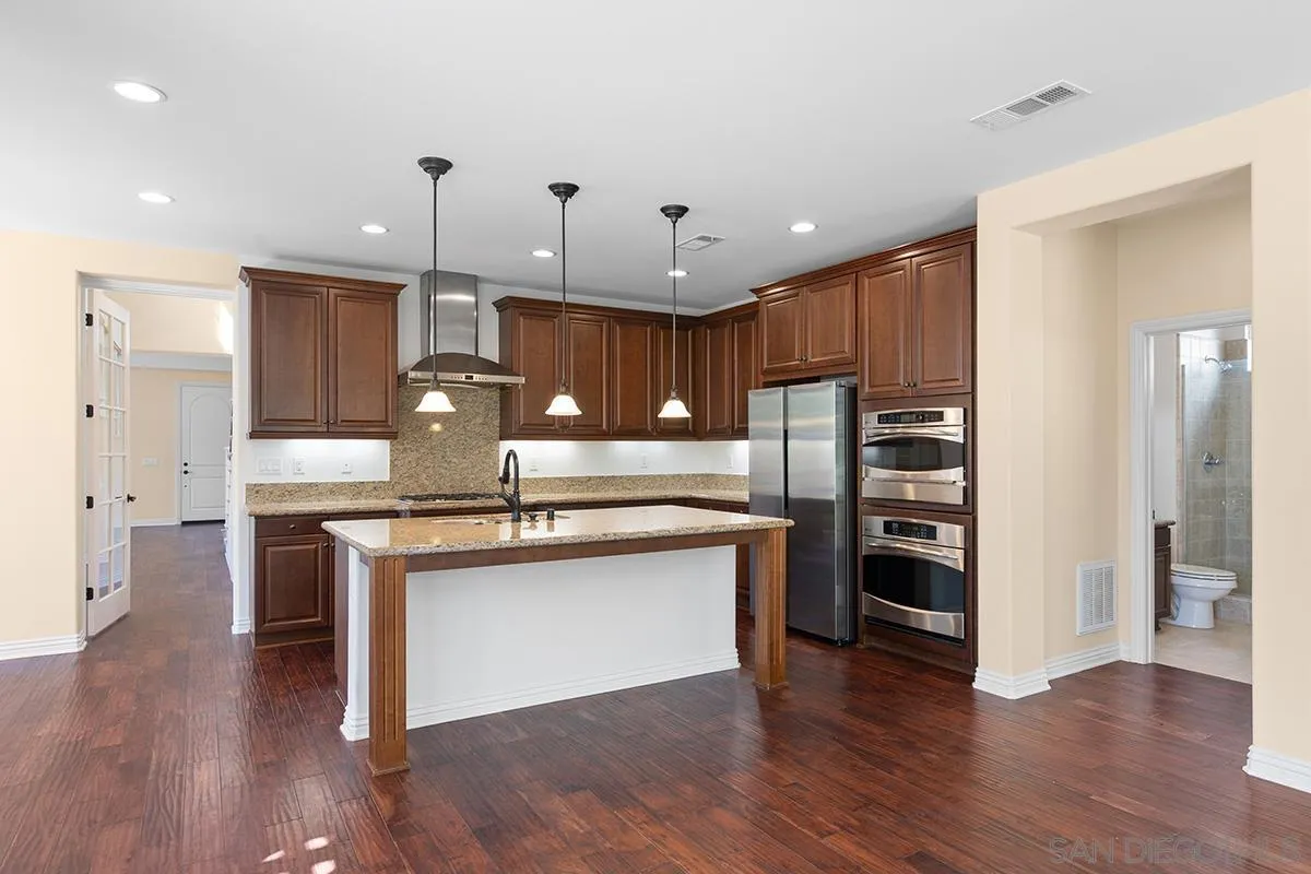 6275 Silver Bush Creek St