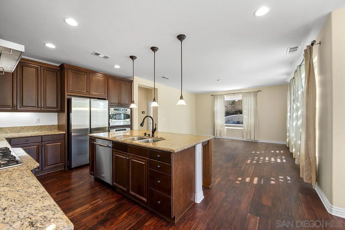 6275 Silver Bush Creek St