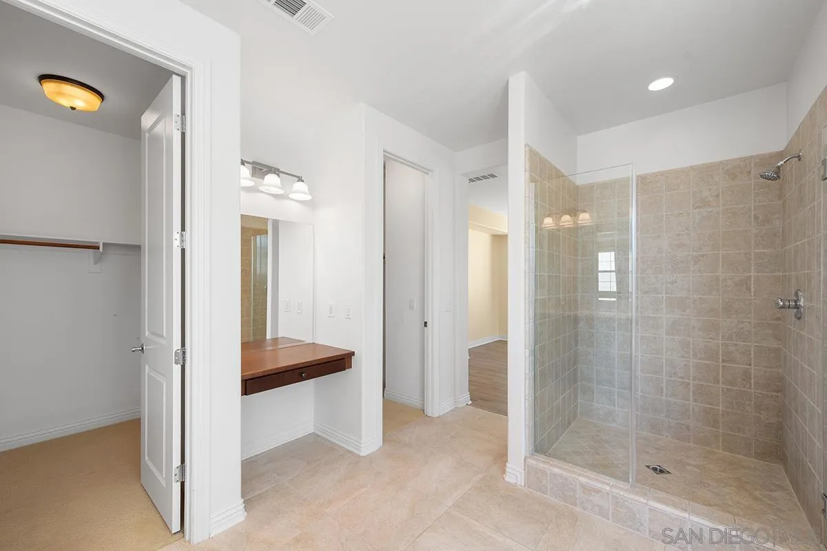 6275 Silver Bush Creek St