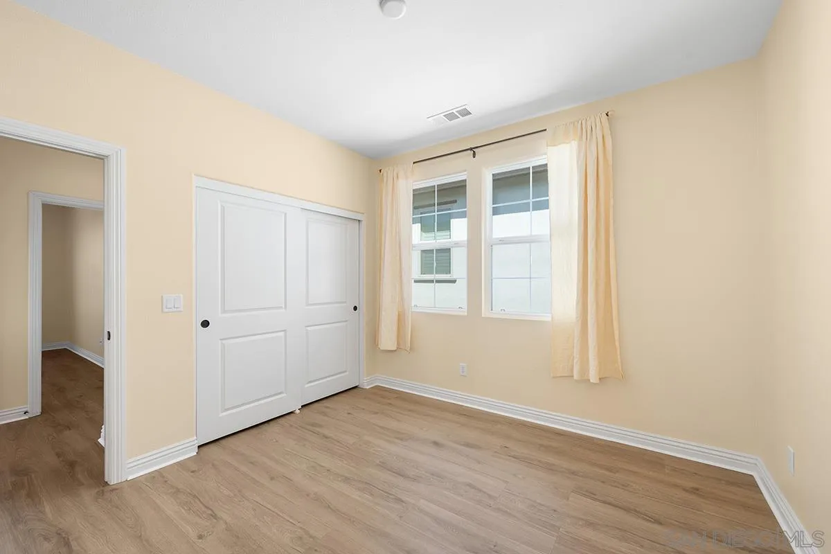 6275 Silver Bush Creek St