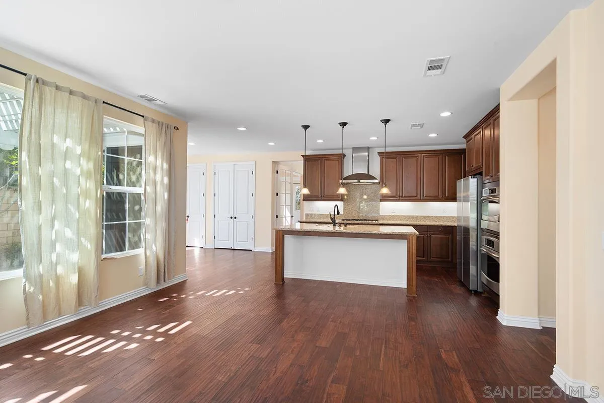 6275 Silver Bush Creek St