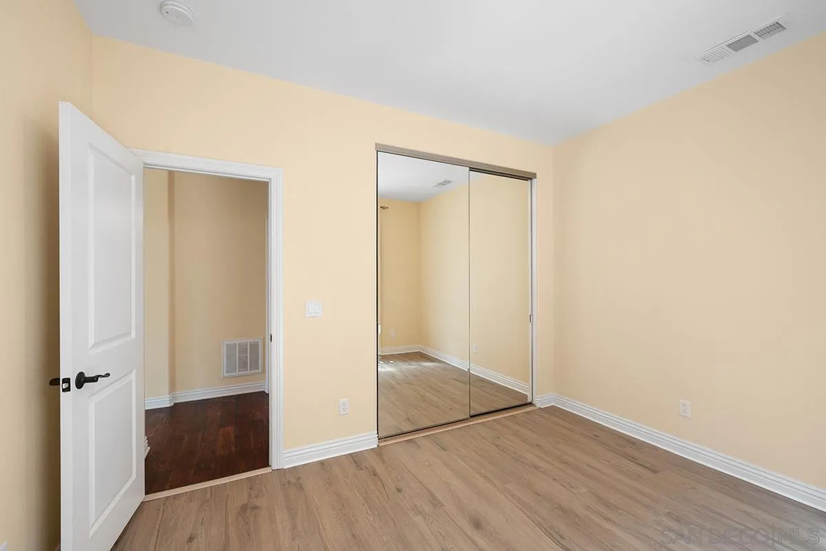 6275 Silver Bush Creek St