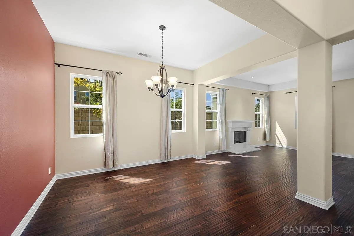 6275 Silver Bush Creek St